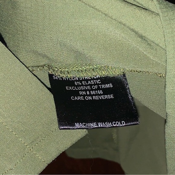 Women’s M SHERPA ADVENTURE GEAR Olive Green Long Sleeve Tab Up Button Shirt EXC - Picture 8 of 16